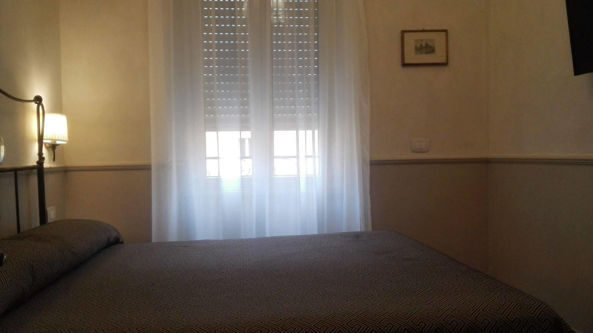 Residenza Cavallini ローマ エクステリア 写真
